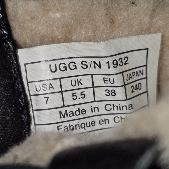 UGG Caspia Sherpa Lined Black Leather Ankle Boots Women's Size 7 - Picture 6 of 7